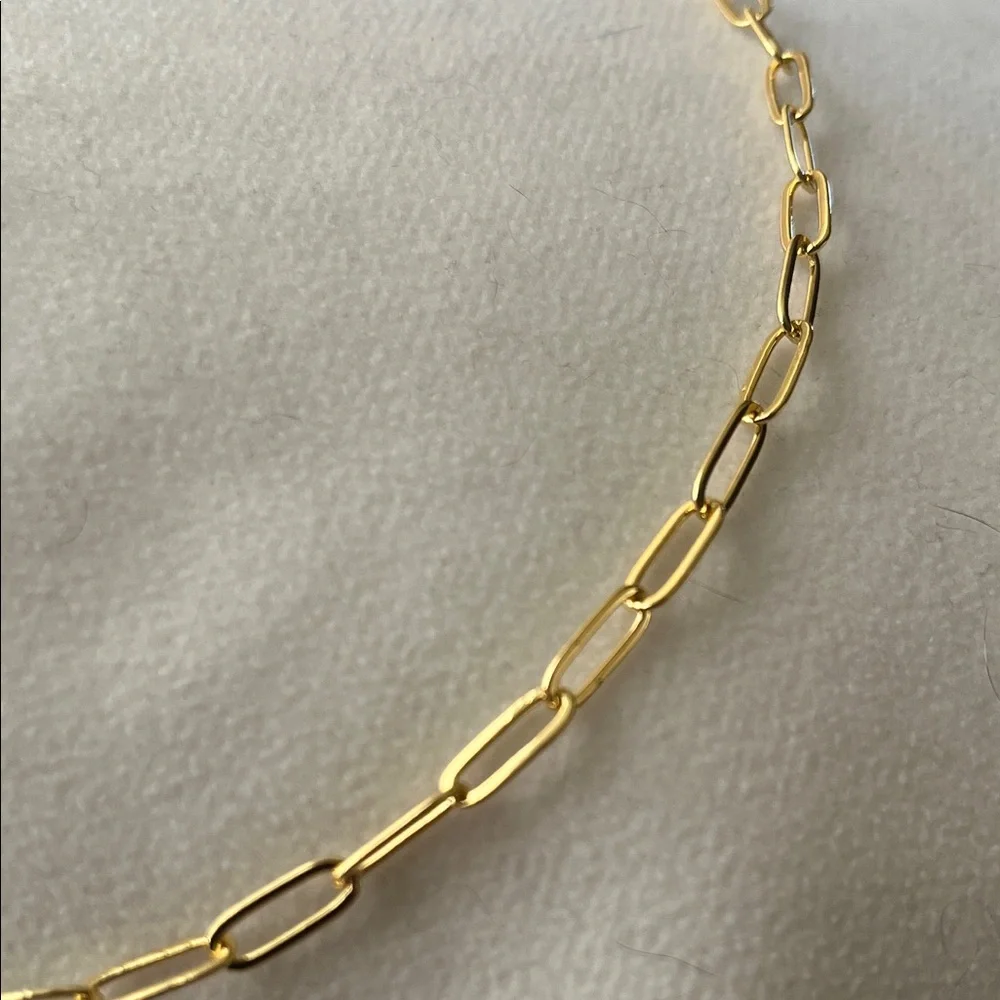 Elegant Fashion Gold Chain Paperclip Necklace NWOT - Picture 3 of 9